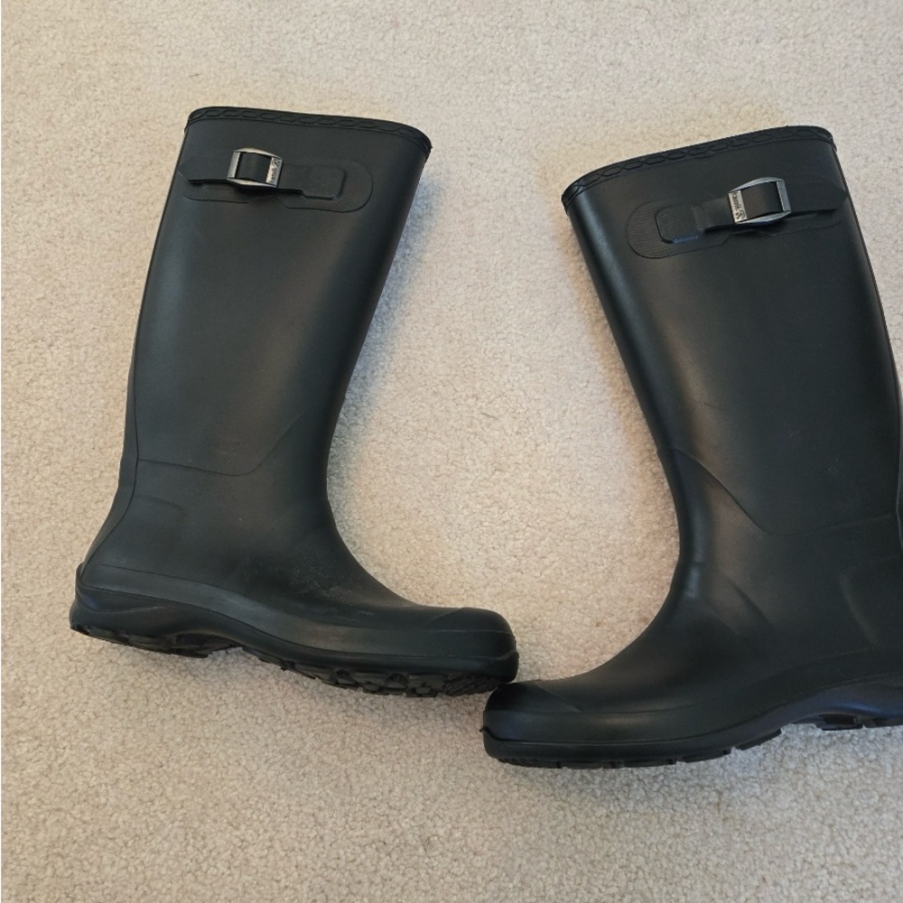 Be prepared for the rain!! Cute rain boots only work once!